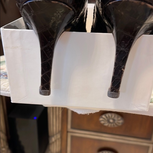 Manolo Blahnik Brown Heels Timeless Elegance main image 4
